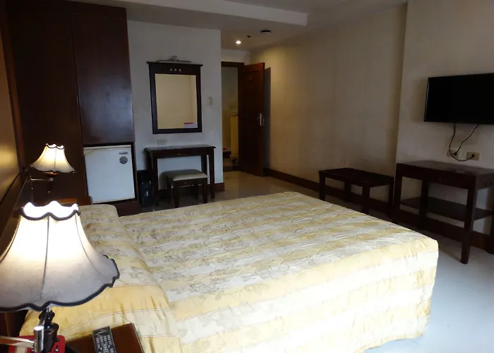 Hotel Cherry Blossoms Manille